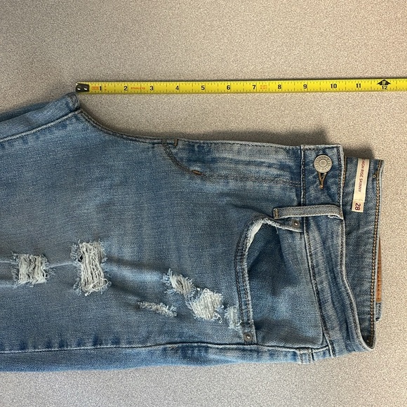 Levi’s 721 high rise distressed skinny jeans - Picture 7 of 7